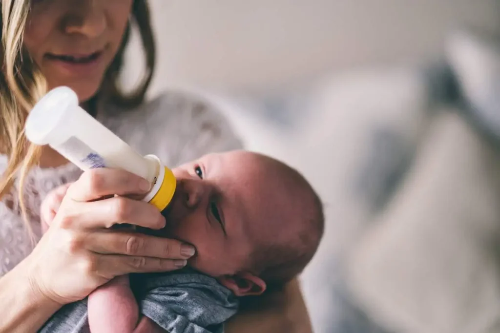 Alergia pokarmowa u niemowląt, dzieci i dorosłych może obejmować uczulenie na białka mleka krowiego.